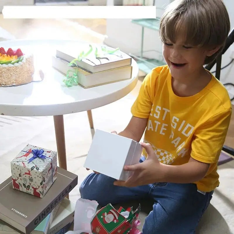 Crinça e sua felicidade ao ganhar o Brinquedo Drone Spinner